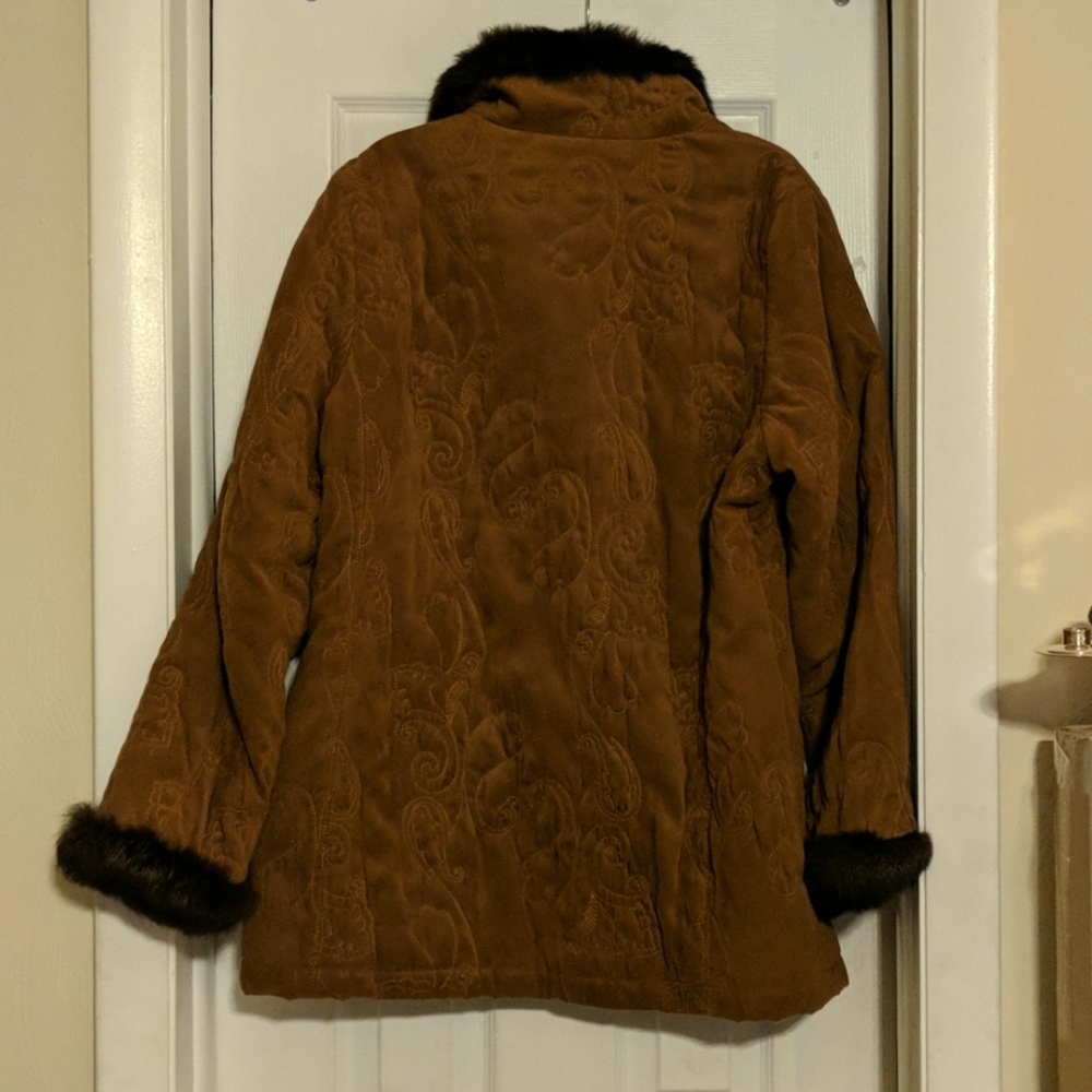 Clothes - Picture 2 of 2